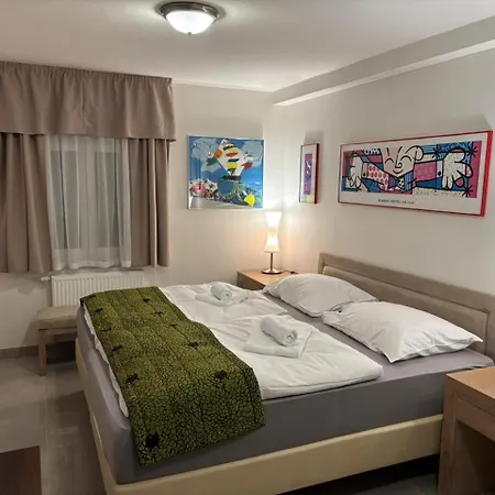 Apartmán Gato Jenisov *